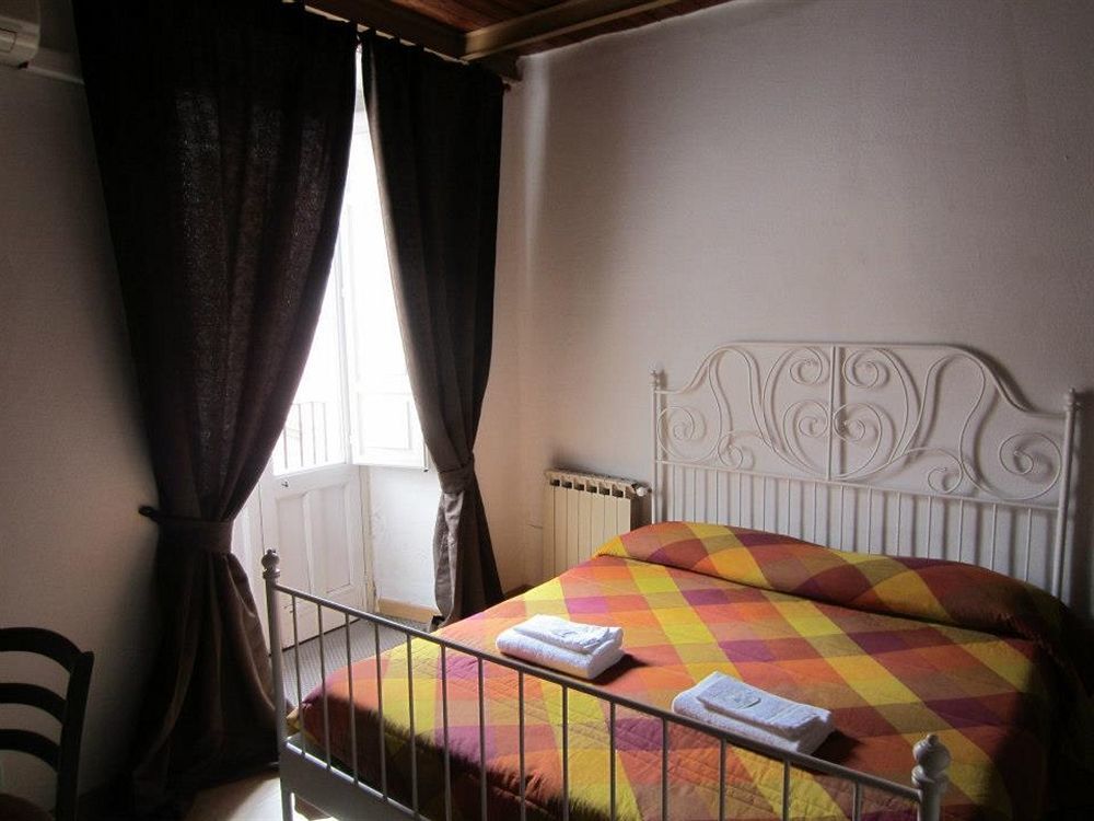 I Vespri Bed & Breakfast Katanya Dış mekan fotoğraf