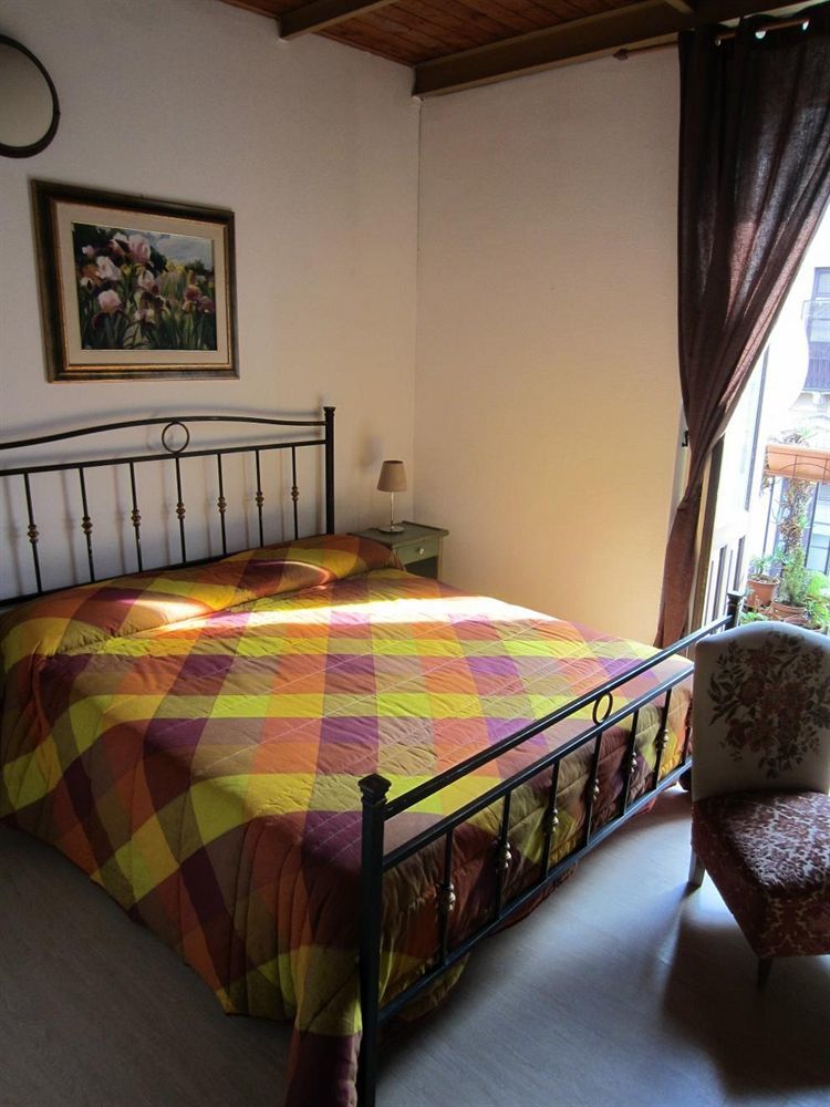 I Vespri Bed & Breakfast Katanya Dış mekan fotoğraf