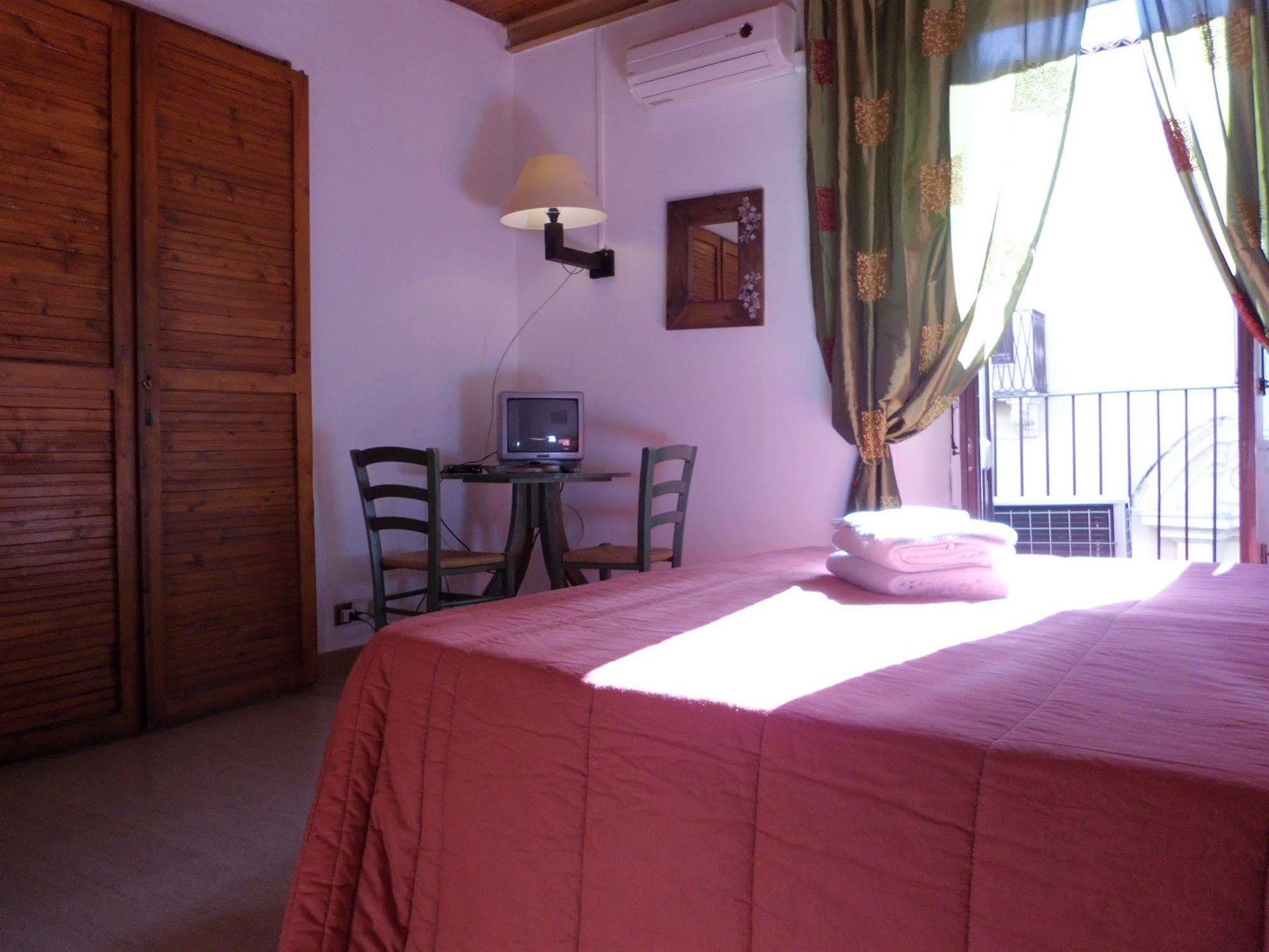 I Vespri Bed & Breakfast Katanya Dış mekan fotoğraf